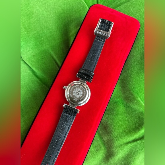 Ladies AUTHENTIC FENDI - DRESSY🌹Watch❤️ - Picture 10 of 13